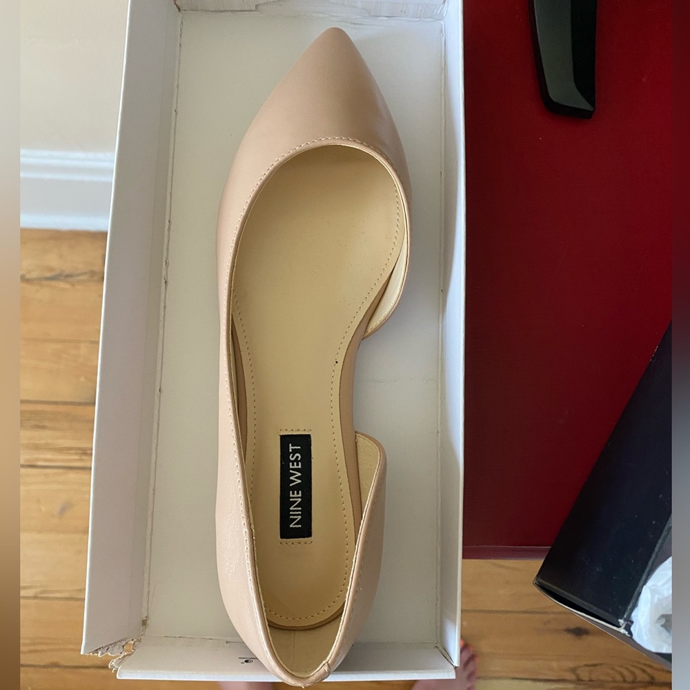 Nine West pointed flats